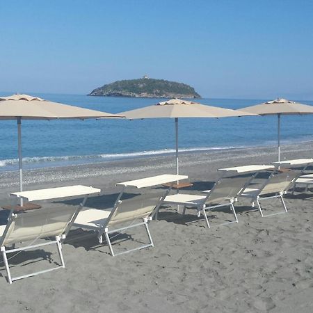 B&B La Stazione Diamante Bagian luar foto