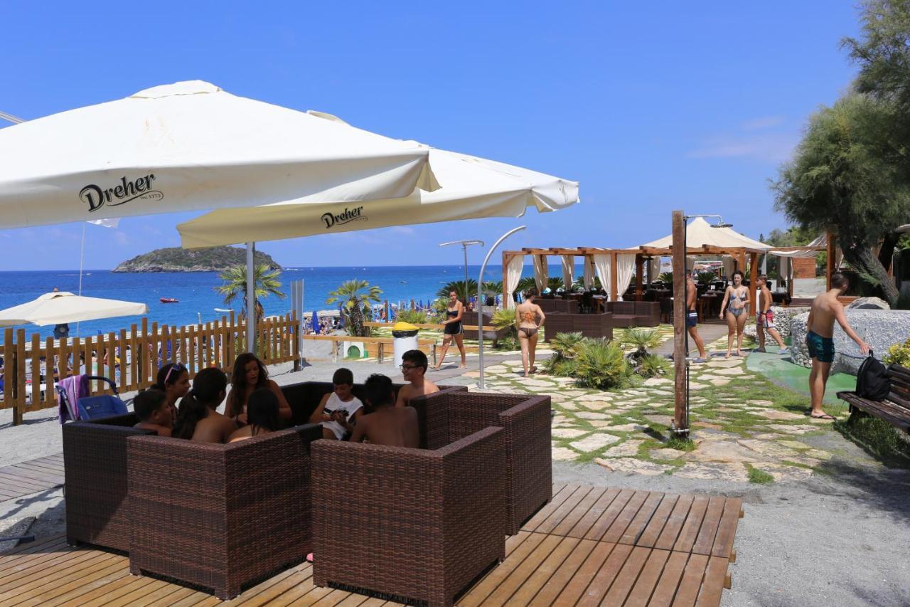 B&B La Stazione Diamante Bagian luar foto